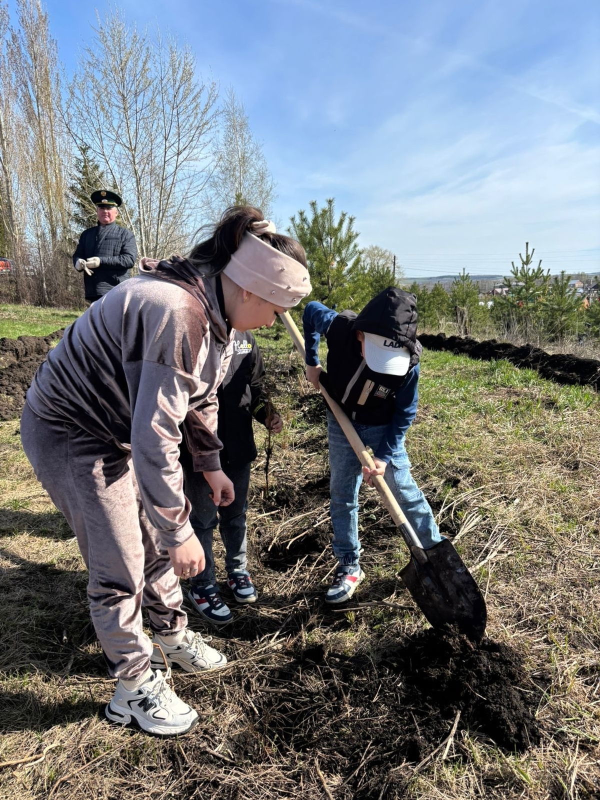 Ағас ултырттыҡ