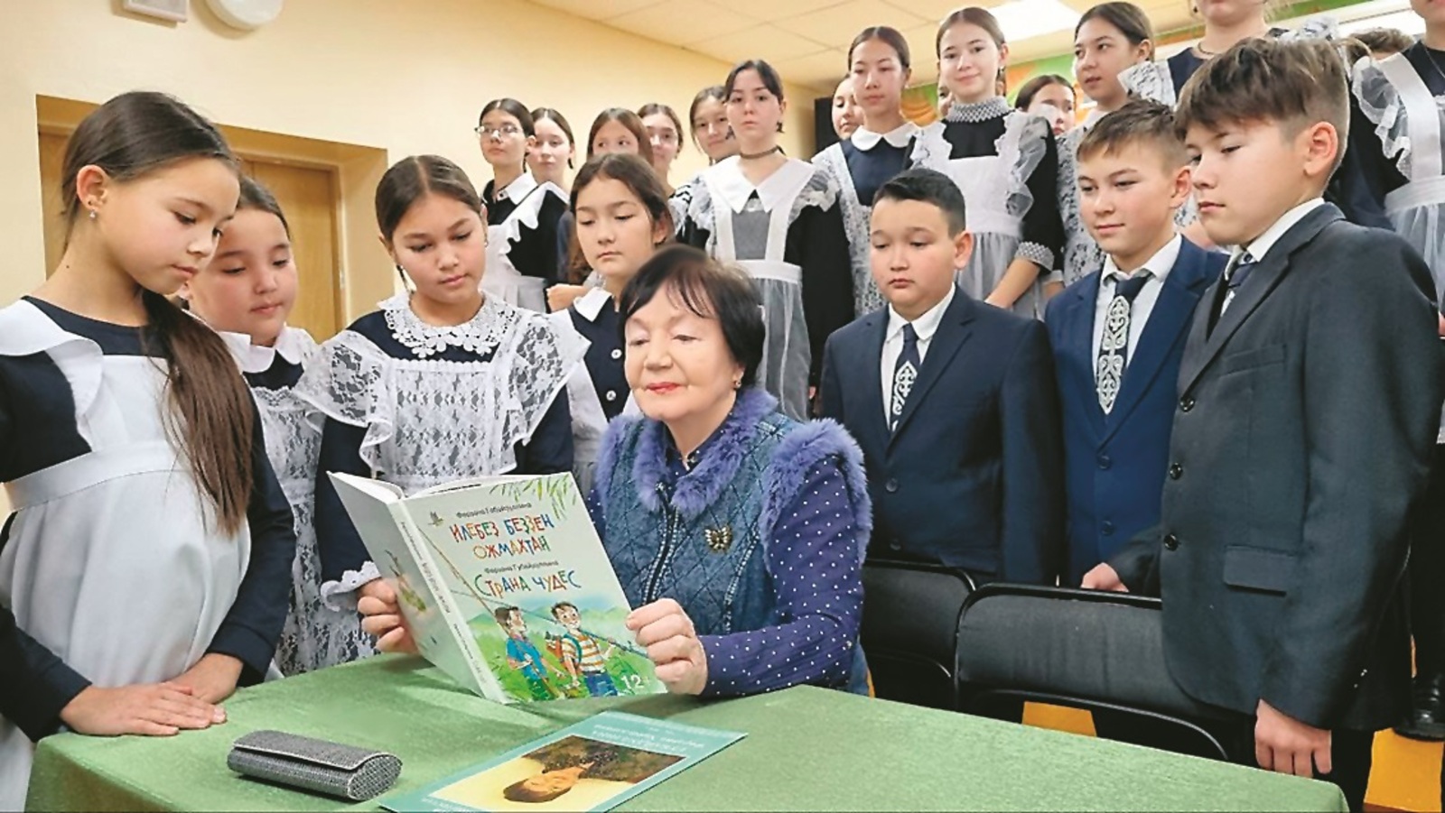 Уҡытыусы ла, яҙыусы ла үҙе