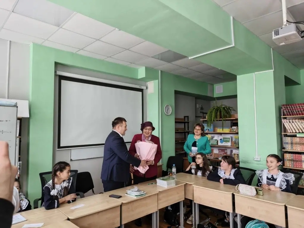 Яратҡан яҙыусыбыҙ менән осраштыҡ