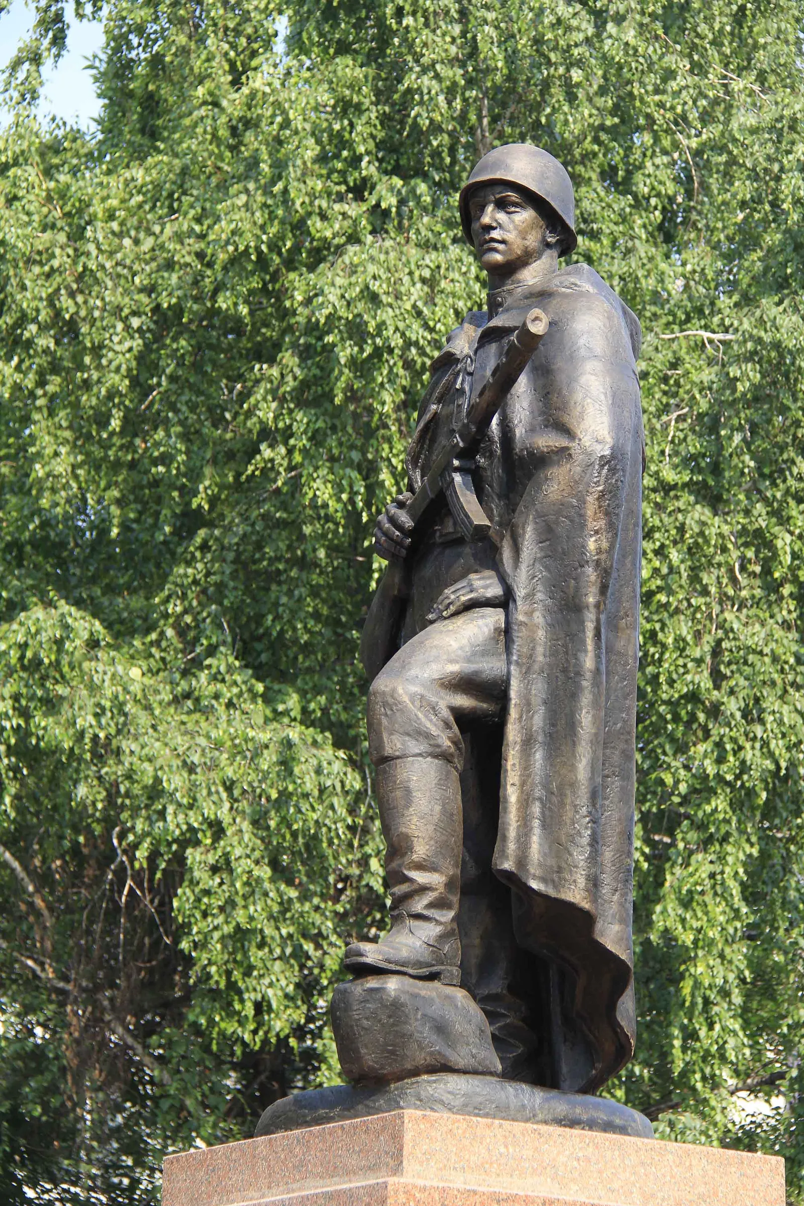 Билдәһеҙ һалдат (Мостай Кәрим.)