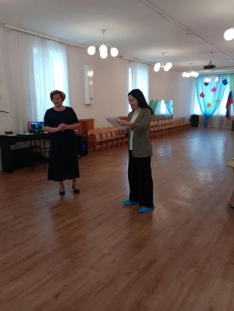 Кескәй дуҫтарыбыҙ янында