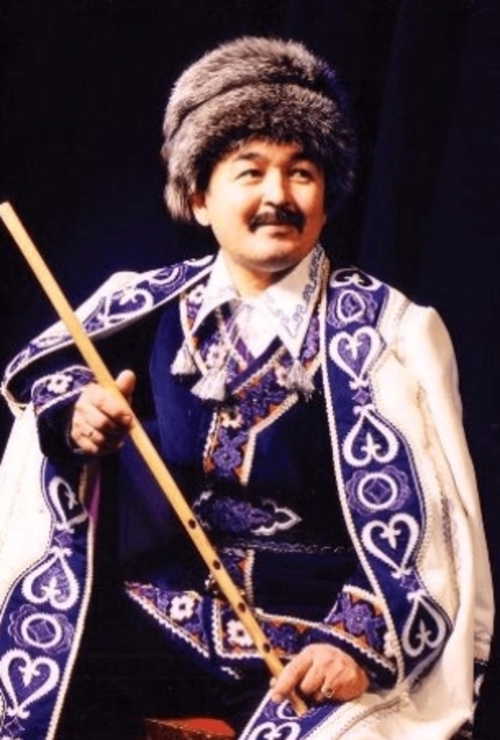 «Ҡурайға Өфөлә һәйкәл булһын ине», – ти данлыҡлы ҡурайсы Азат Айытҡолов