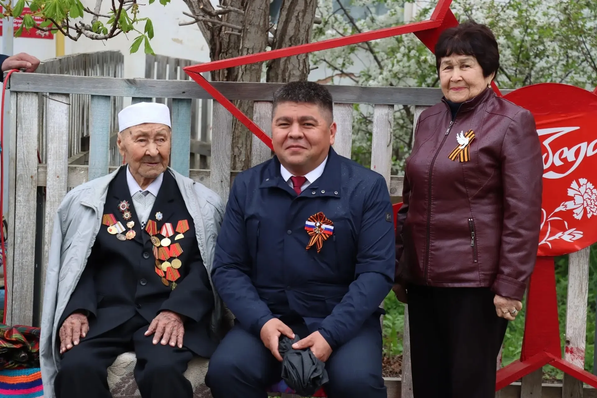 Ветеран йорто янында парад