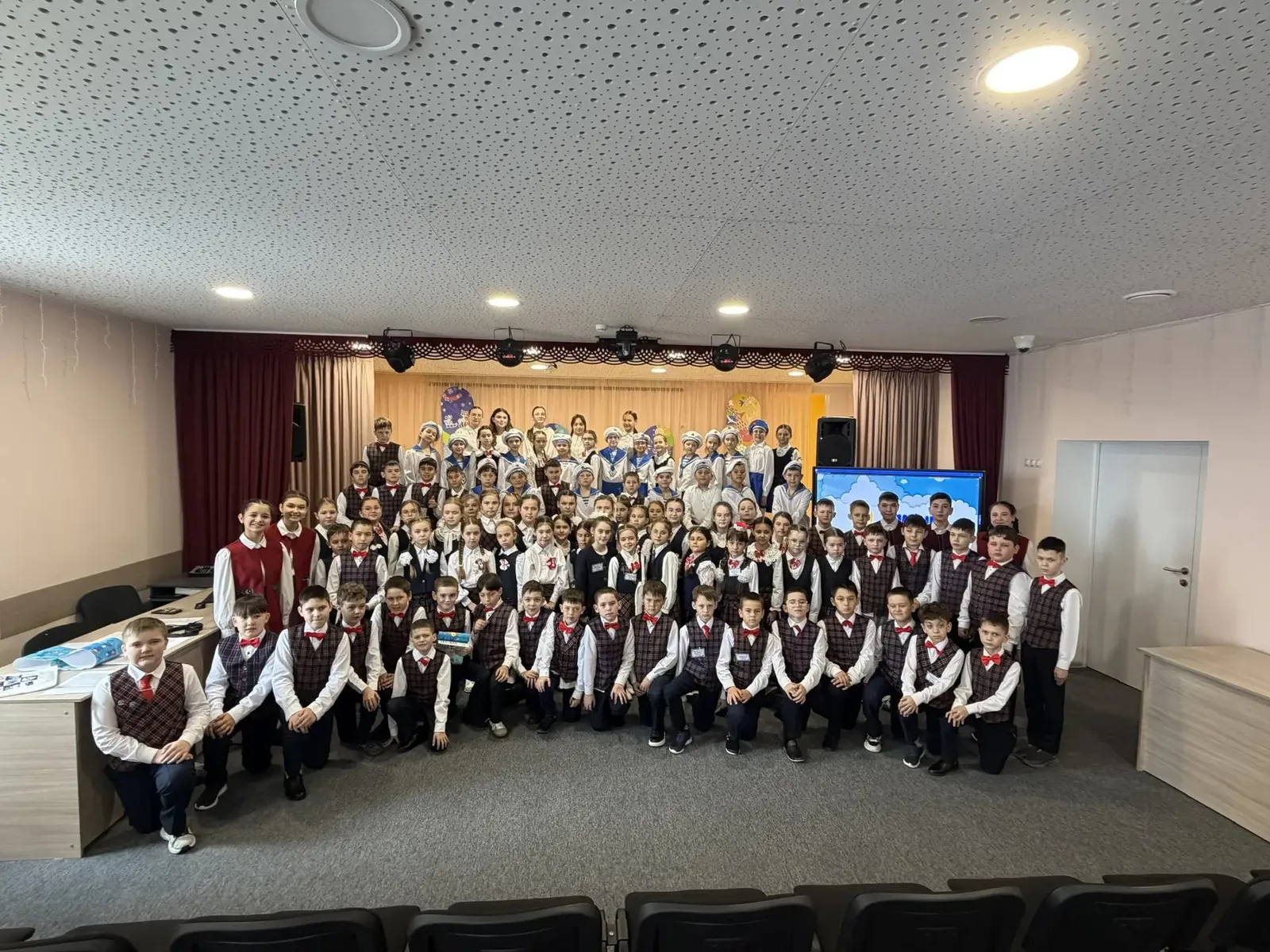 «Тамыр»ҙың ижади десанты: Саҡмағош гимназияһы телеканал командаһы менән осрашты