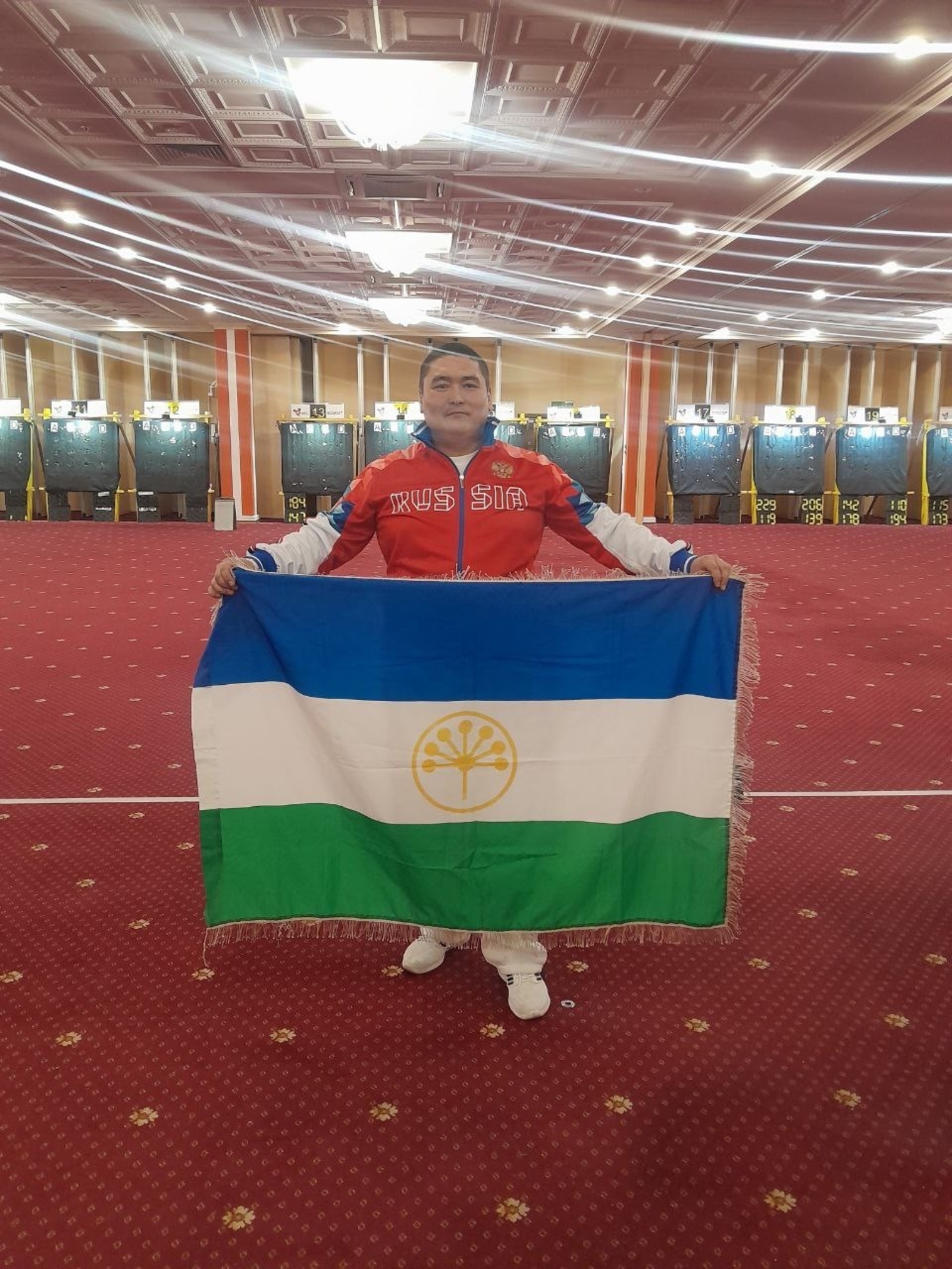 Уның менән ғорурланабыҙ