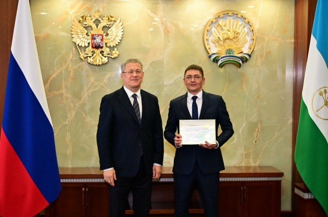 Ауыл мәктәбе директорҙарына - гранттар