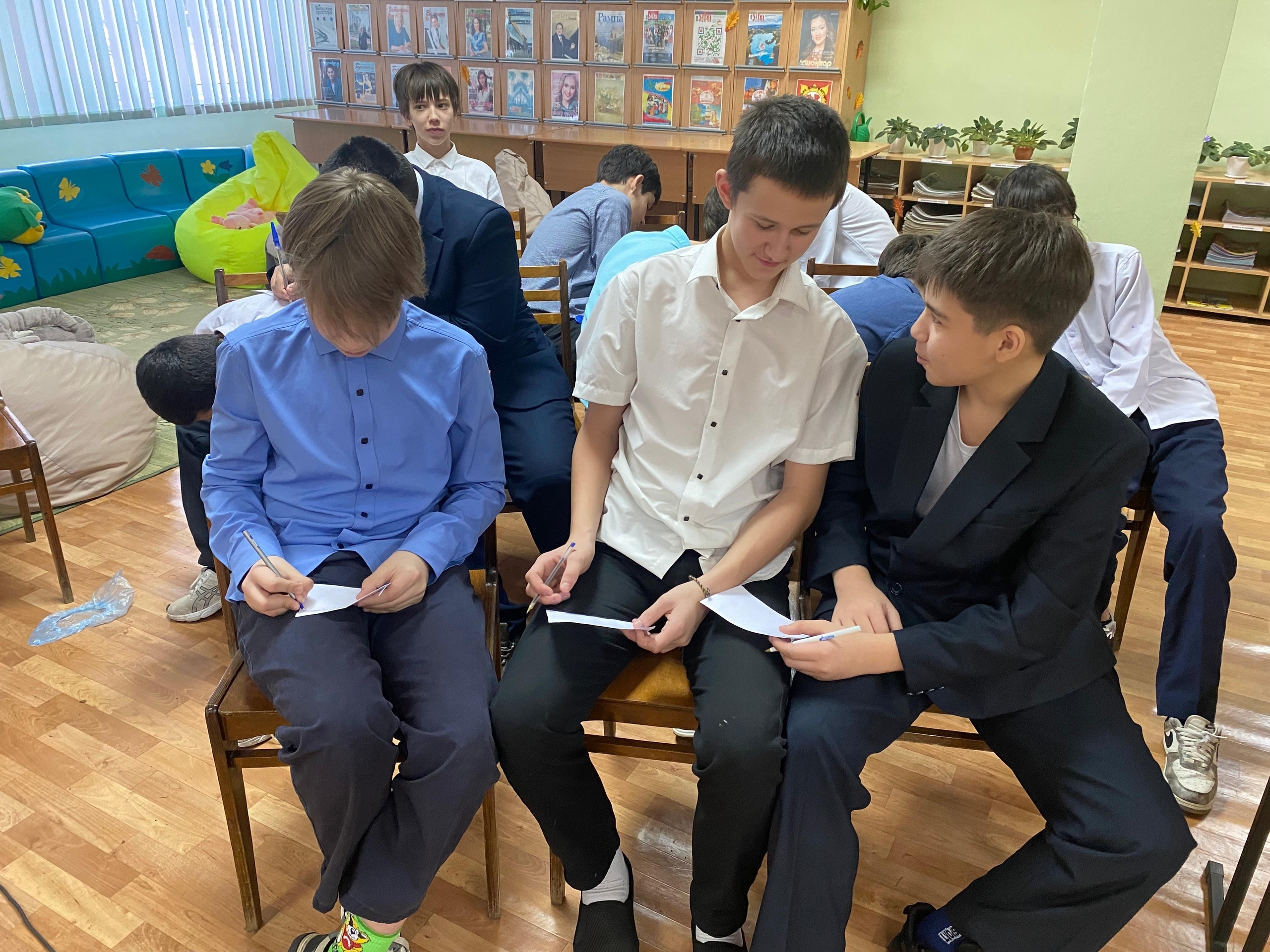 Шағирҙар дуҫ булғанда, халыҡтар ҙа дуҫ була