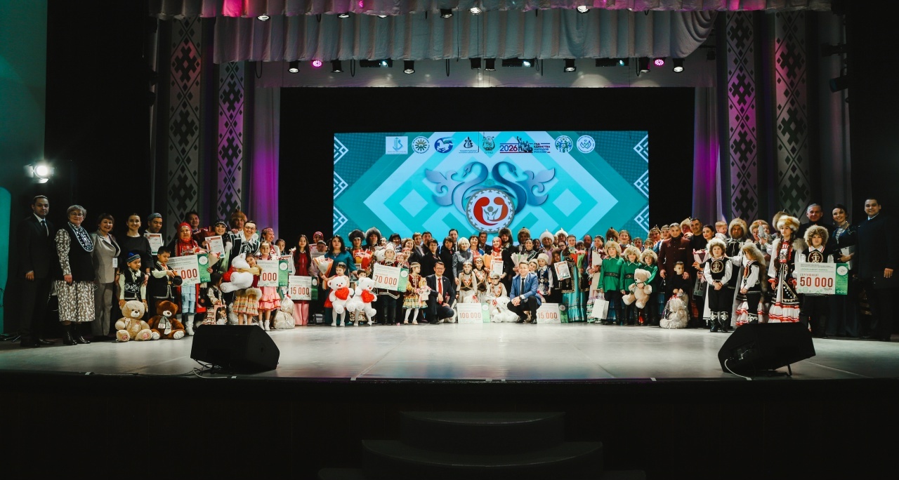 Өлгөлө башҡорт ғаиләләре бүләкләнде