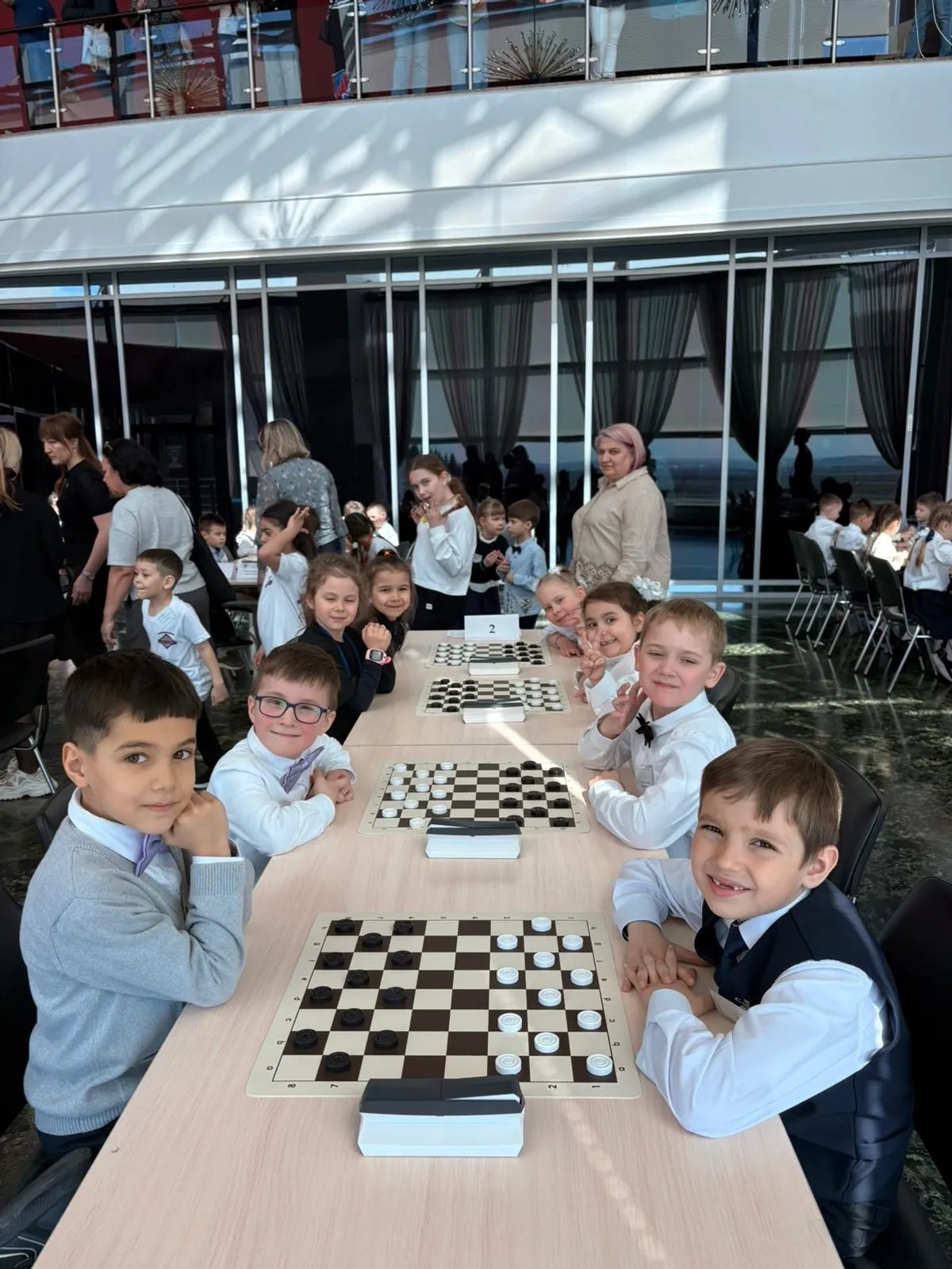 "Сатраш"та кемдәр еңде?