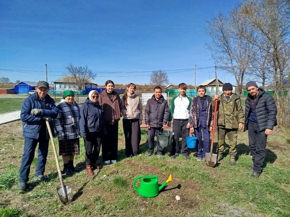 Етенселәр ҙә өмәлә ҡатнашты