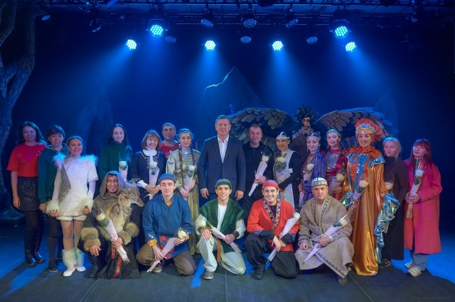 Һөнәри байрамығыҙ менән, артистар!