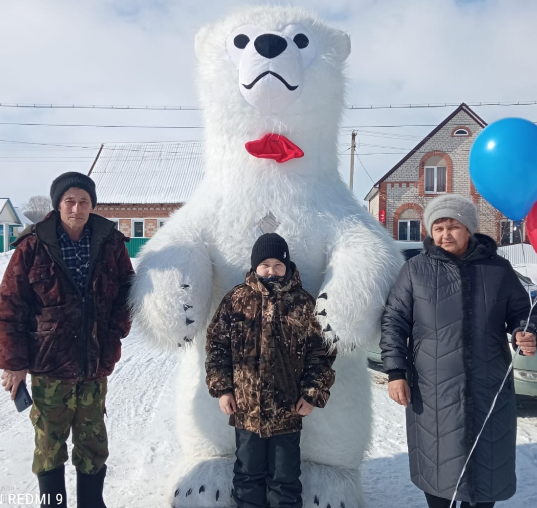 Дүртенселәр ололарҙы ҡотлай