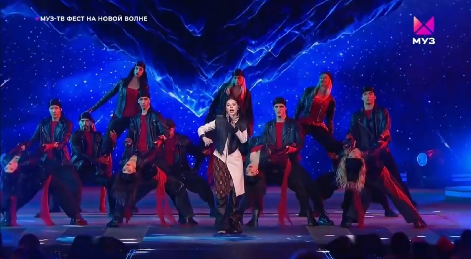 АЙ ЙОЛА "Batyr" йырын башҡарған