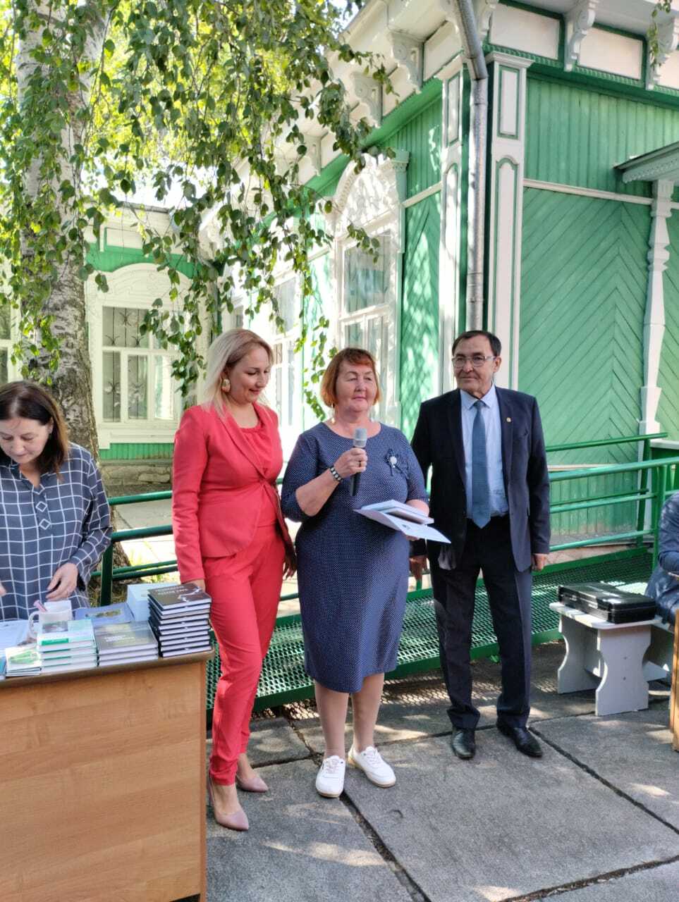 Тәүге халыҡ шағирын иҫкә алып