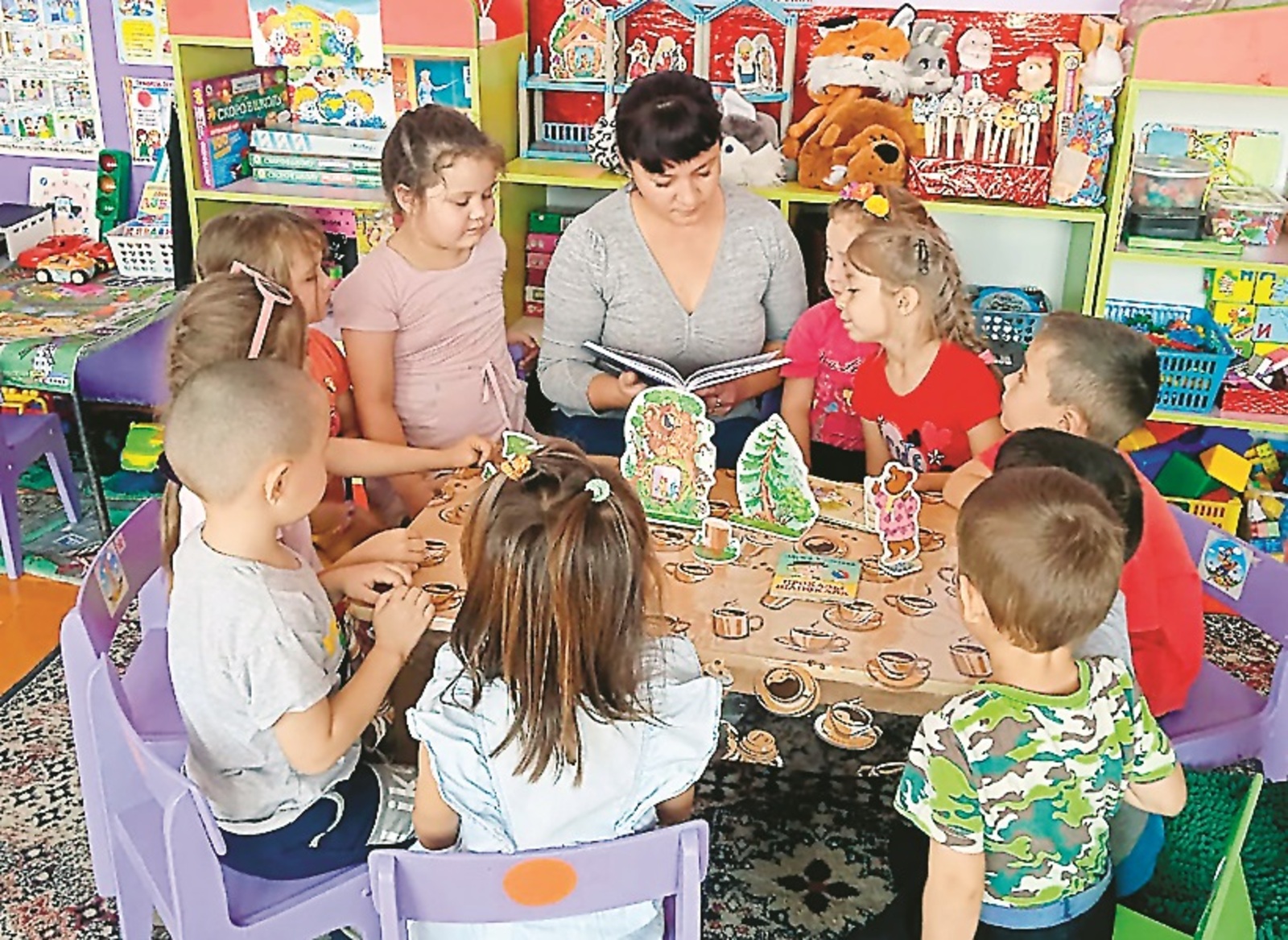 Китапхана үҙенә саҡырып торғандай