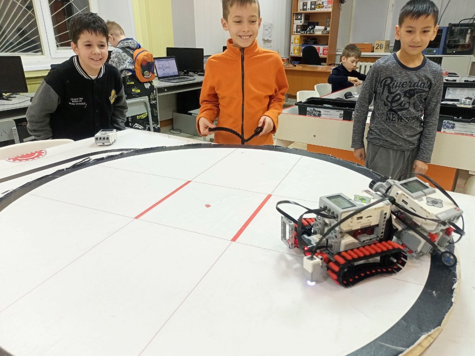 Бөгөн Рәсәй фәне көнө