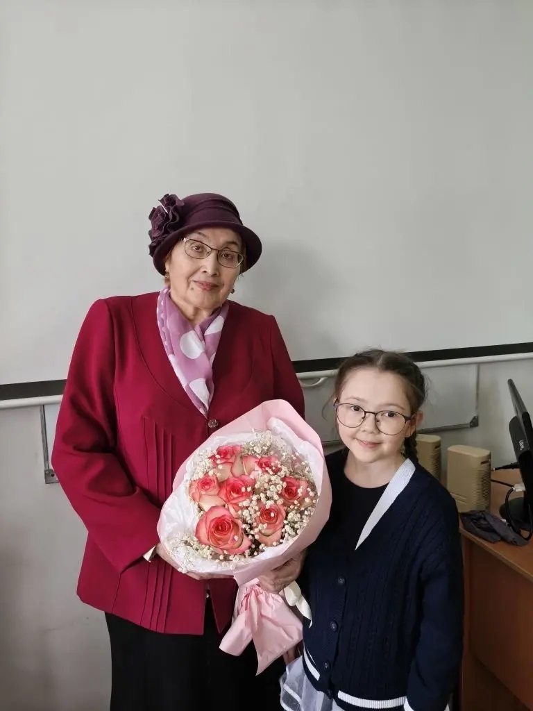 Яратҡан яҙыусыбыҙ менән осраштыҡ