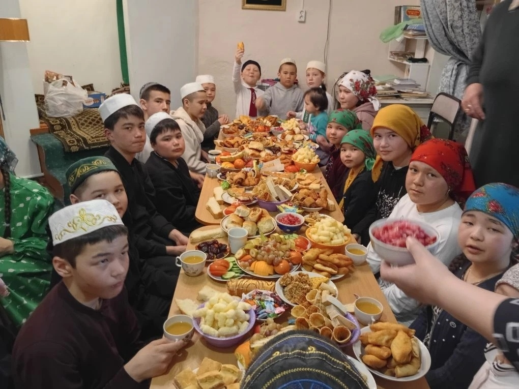 Балаларға — ифтар мәжлесе