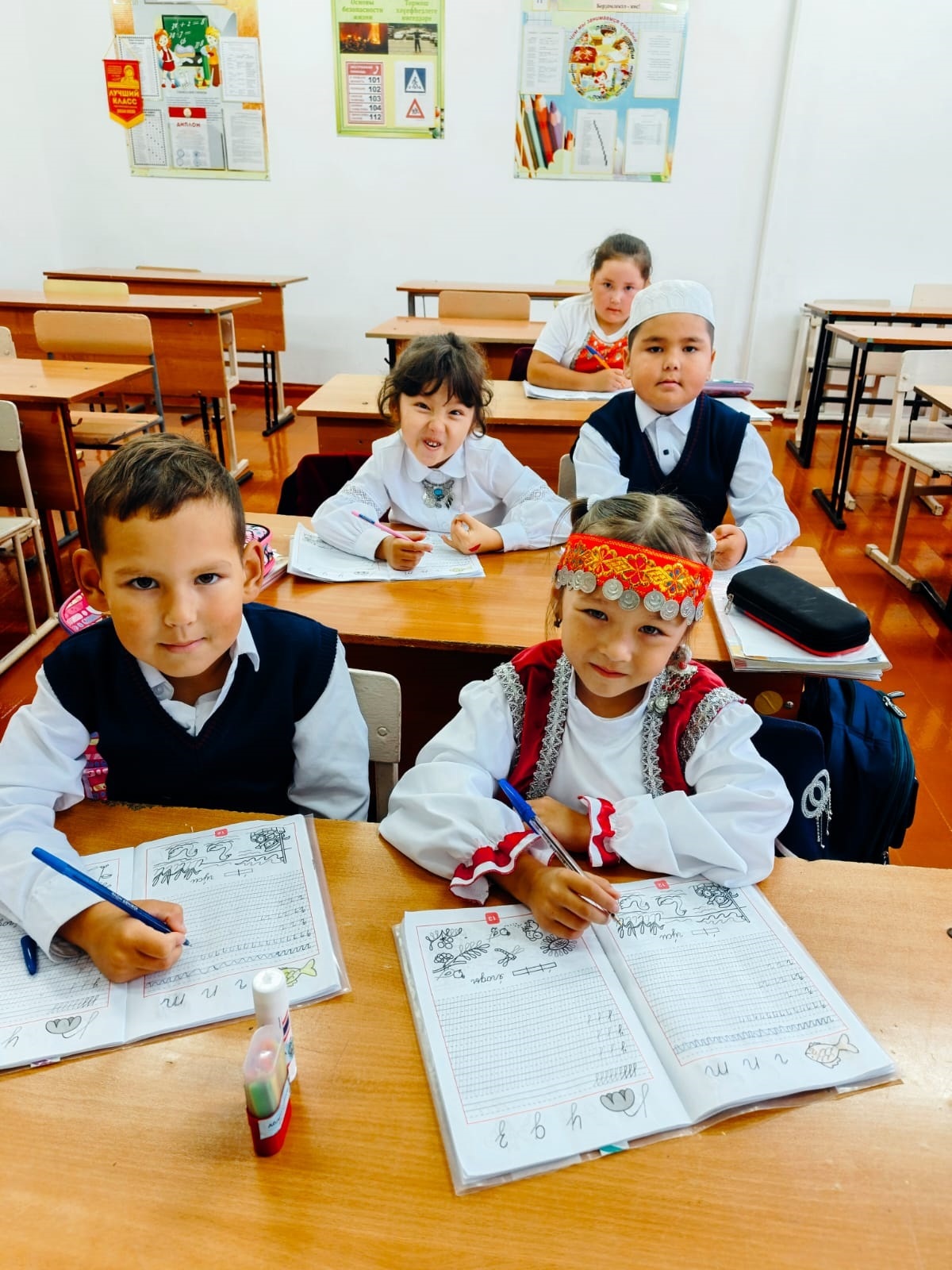 Көн һайын милли кейемдә килергә ризабыҙ