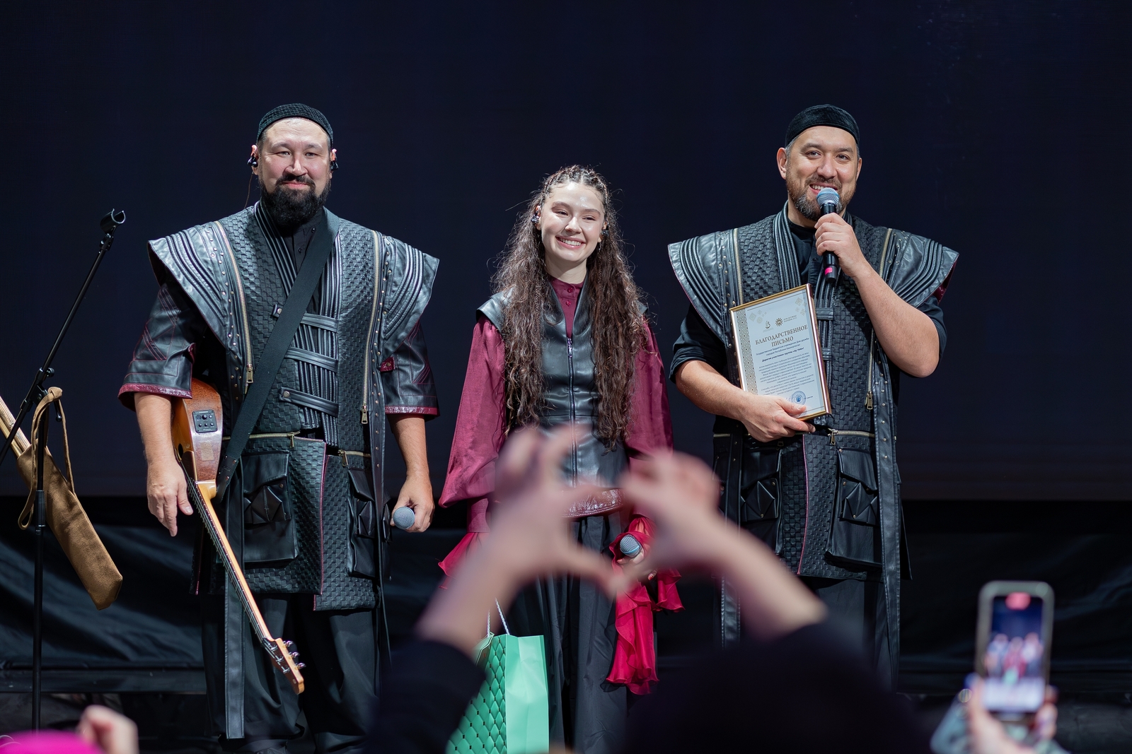 АЙ ЙОЛА Европа буйлап турға сыға