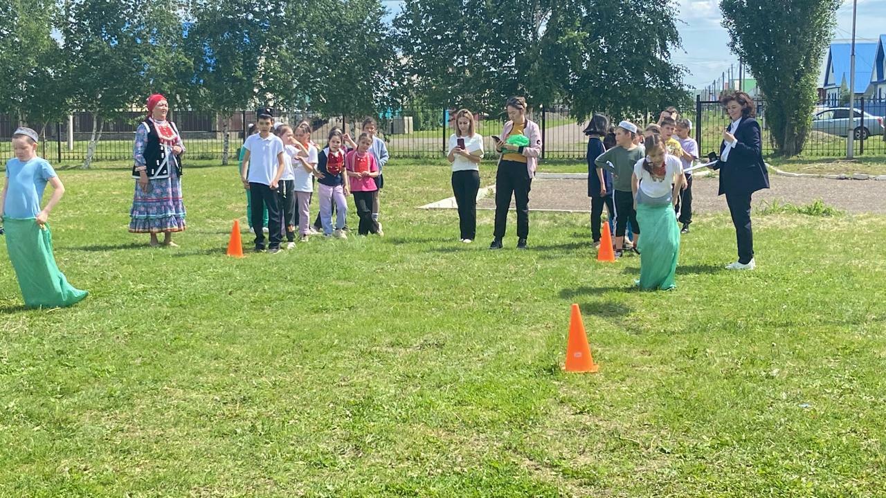 Бәләкәстәргә шатлыҡ өләшеүсе байрам!