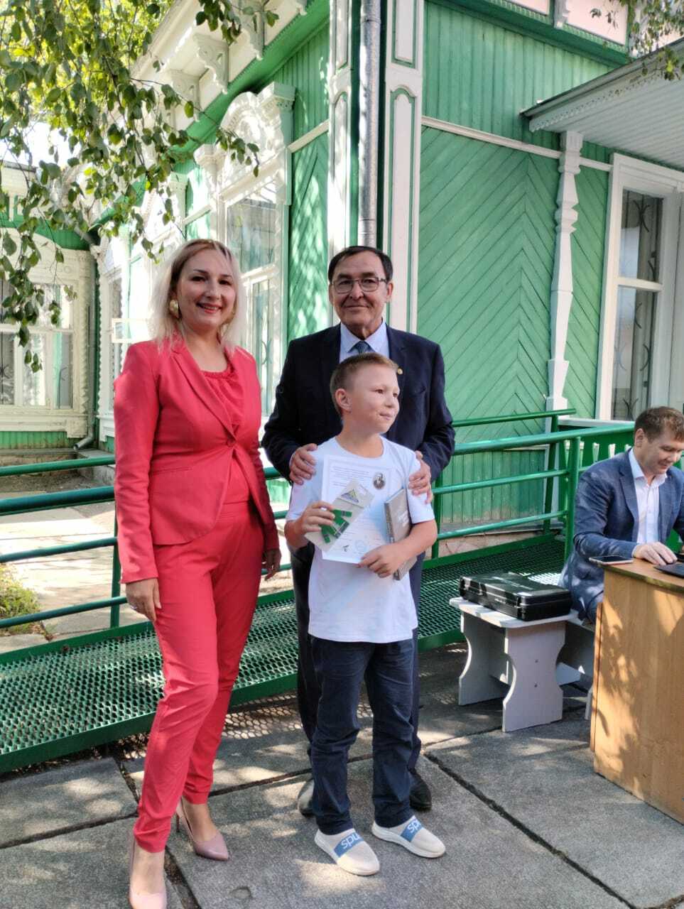 Тәүге халыҡ шағирын иҫкә алып