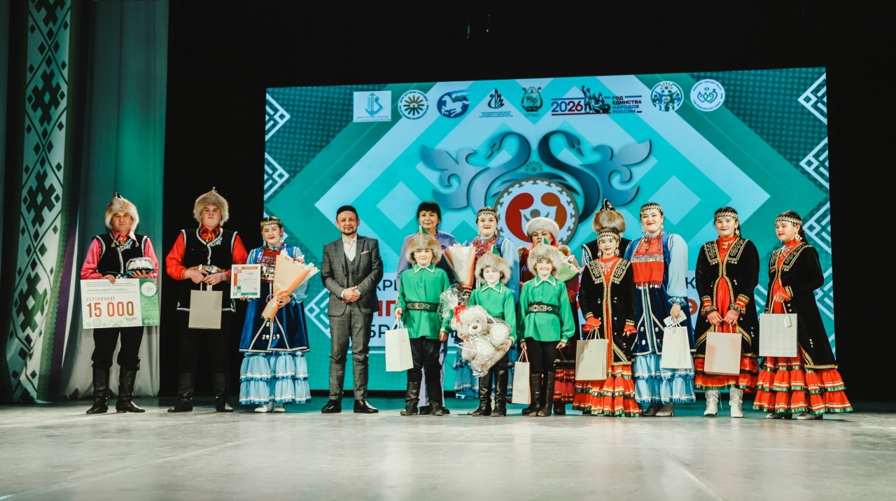 Өлгөлө башҡорт ғаиләләре бүләкләнде