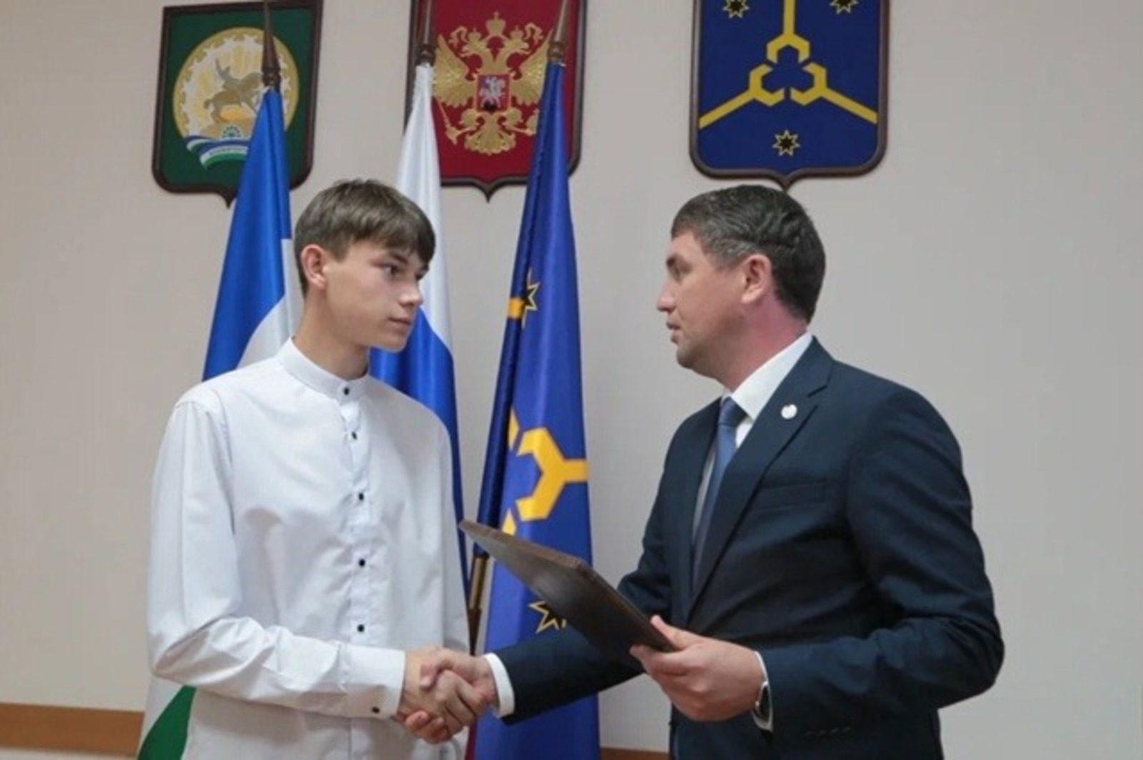 Асыҡ тәҙрәнән һаҡ булығыҙ!