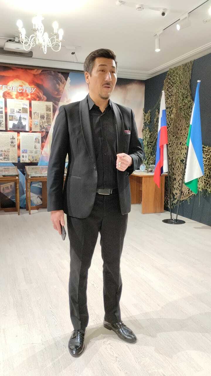 Рәүеф Насыровты иҫкә алып