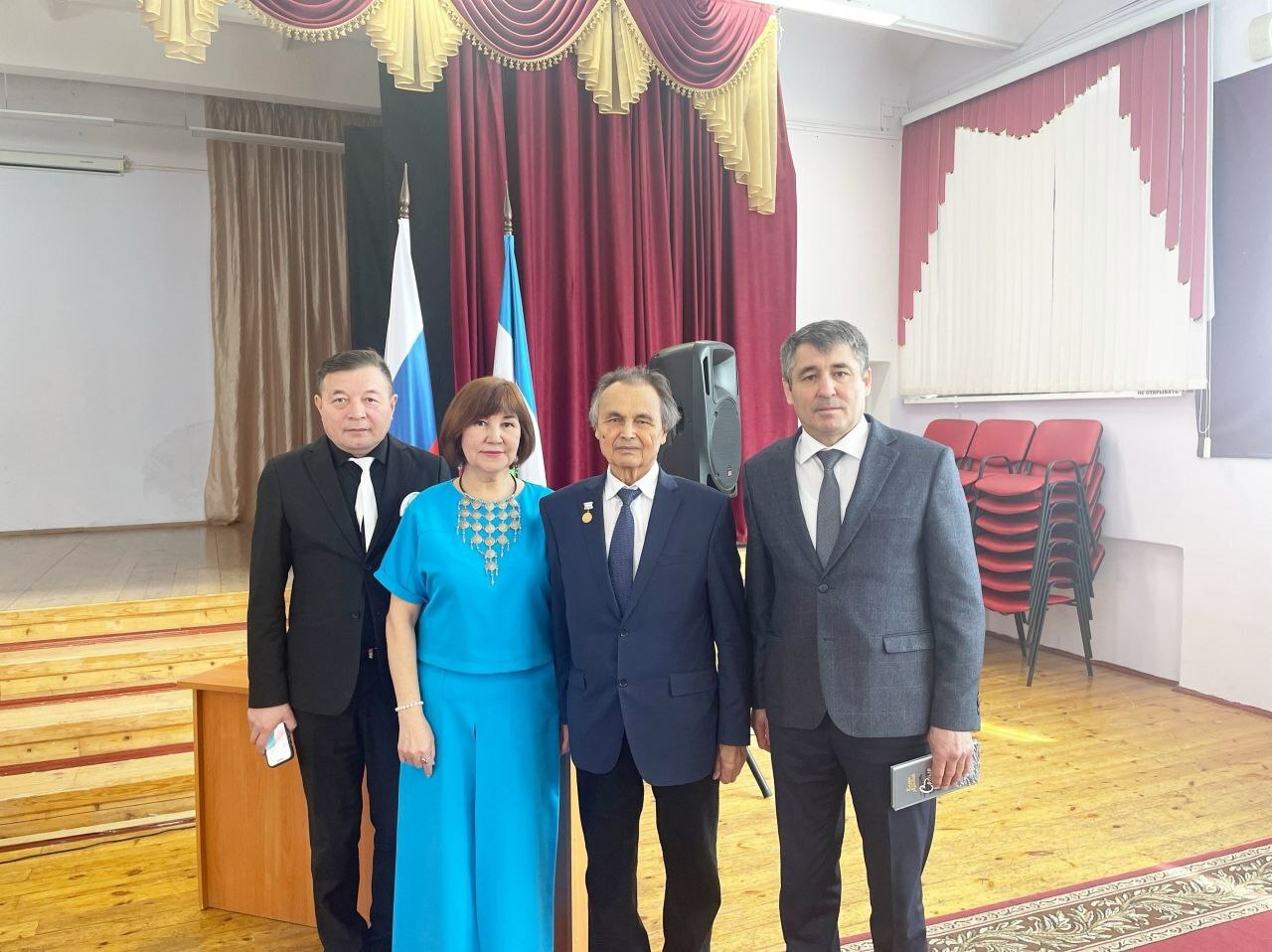 Халыҡ шағирынан автограф алдым