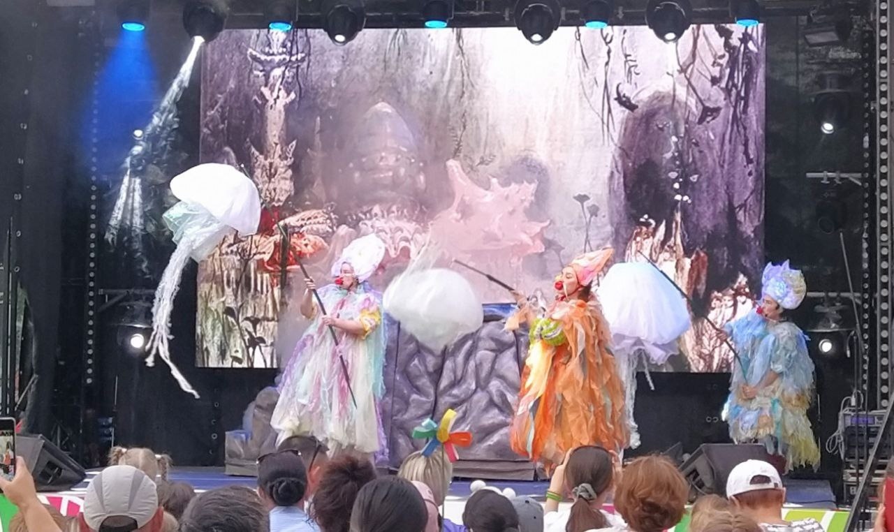 Фильм-әкиәт тә ҡараныҡ.