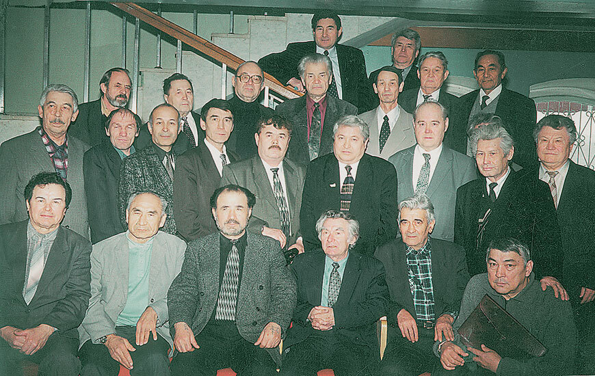 Байрамығыҙ менән, хөрмәтле яҙыусылар!