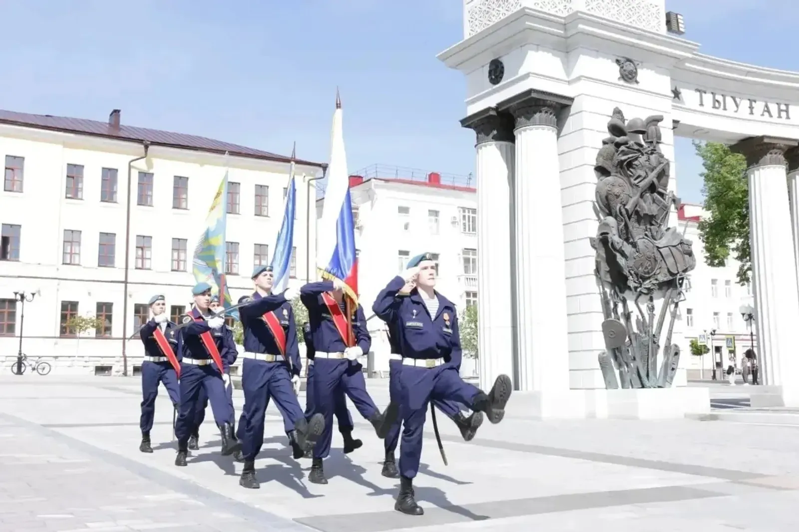 Кадеттар бүләкләнде