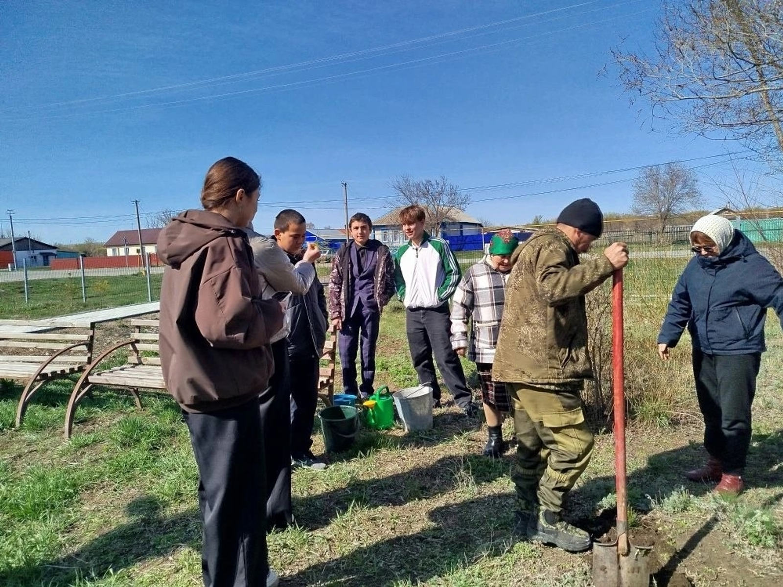 Етенселәр ҙә өмәлә ҡатнашты