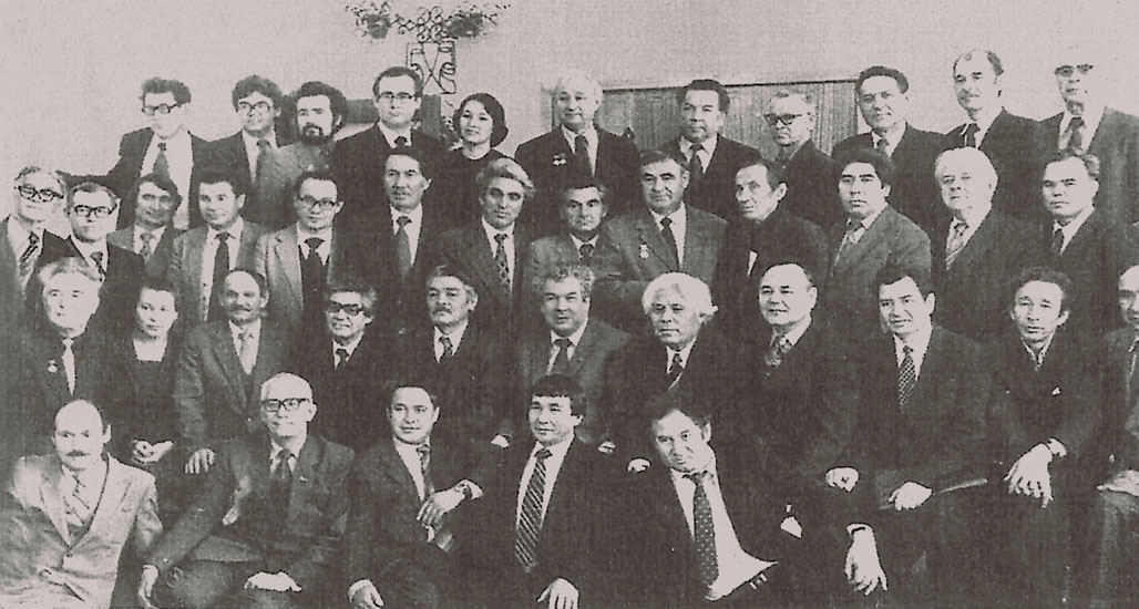 Байрамығыҙ менән, хөрмәтле яҙыусылар!