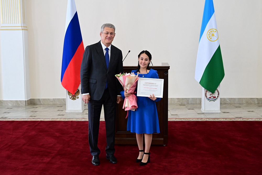 Тәрбиәселәргә - 575 мең һумлыҡ сертификаттар