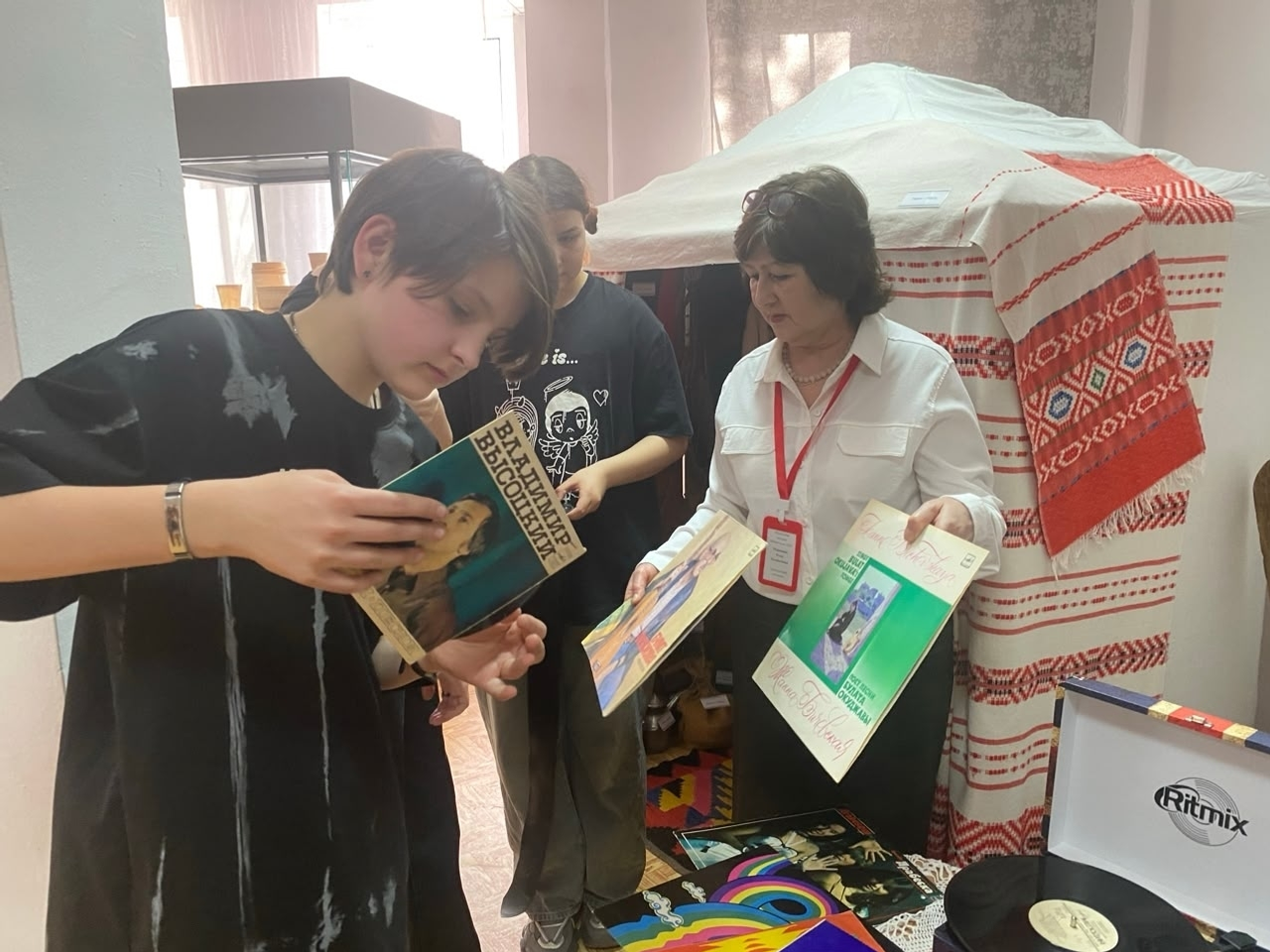 Төнгө китапханала