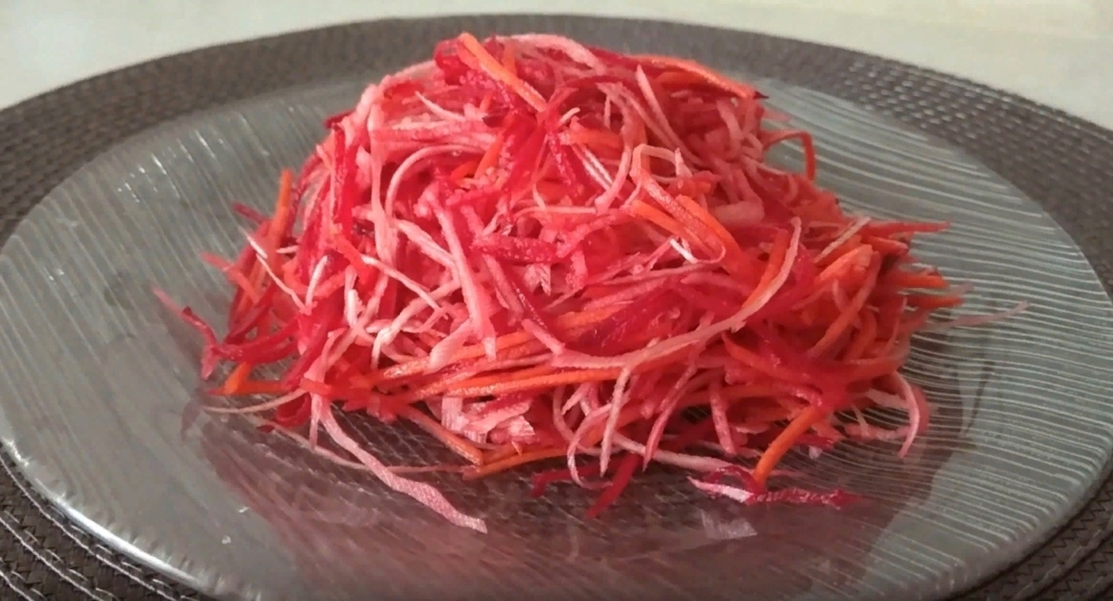 Тәмле һәм тиҙ генә әҙерләнгән салат