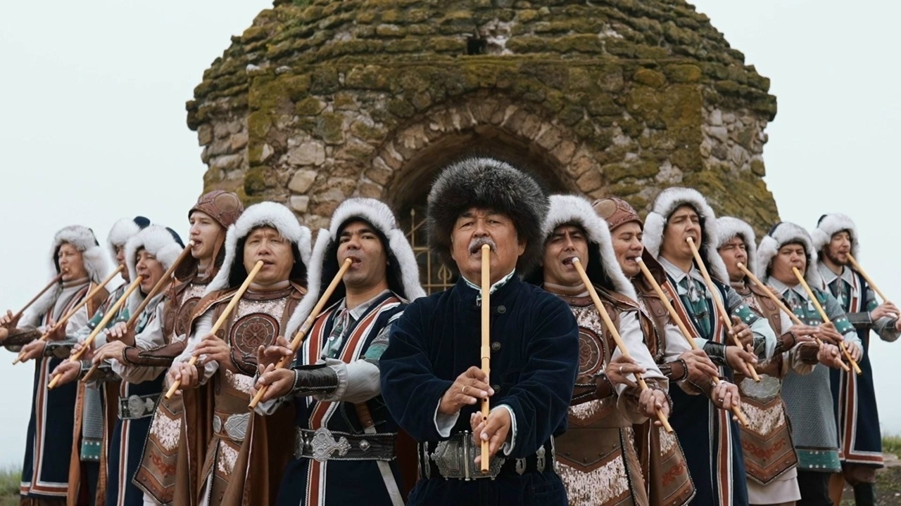 «Ҡурайға Өфөлә һәйкәл булһын ине», – ти данлыҡлы ҡурайсы Азат Айытҡолов