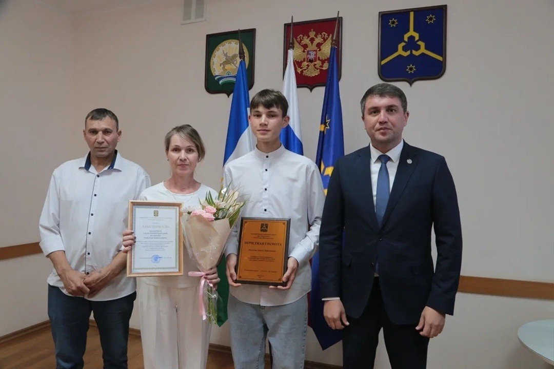 Асыҡ тәҙрәнән һаҡ булығыҙ!