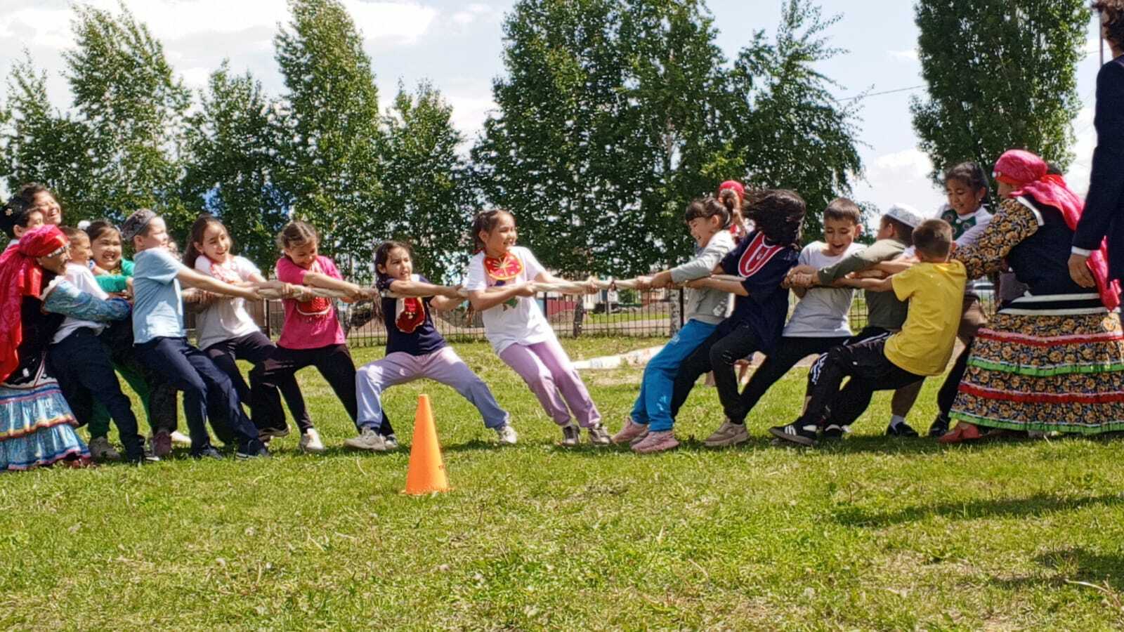 Бәләкәстәргә шатлыҡ өләшеүсе байрам!