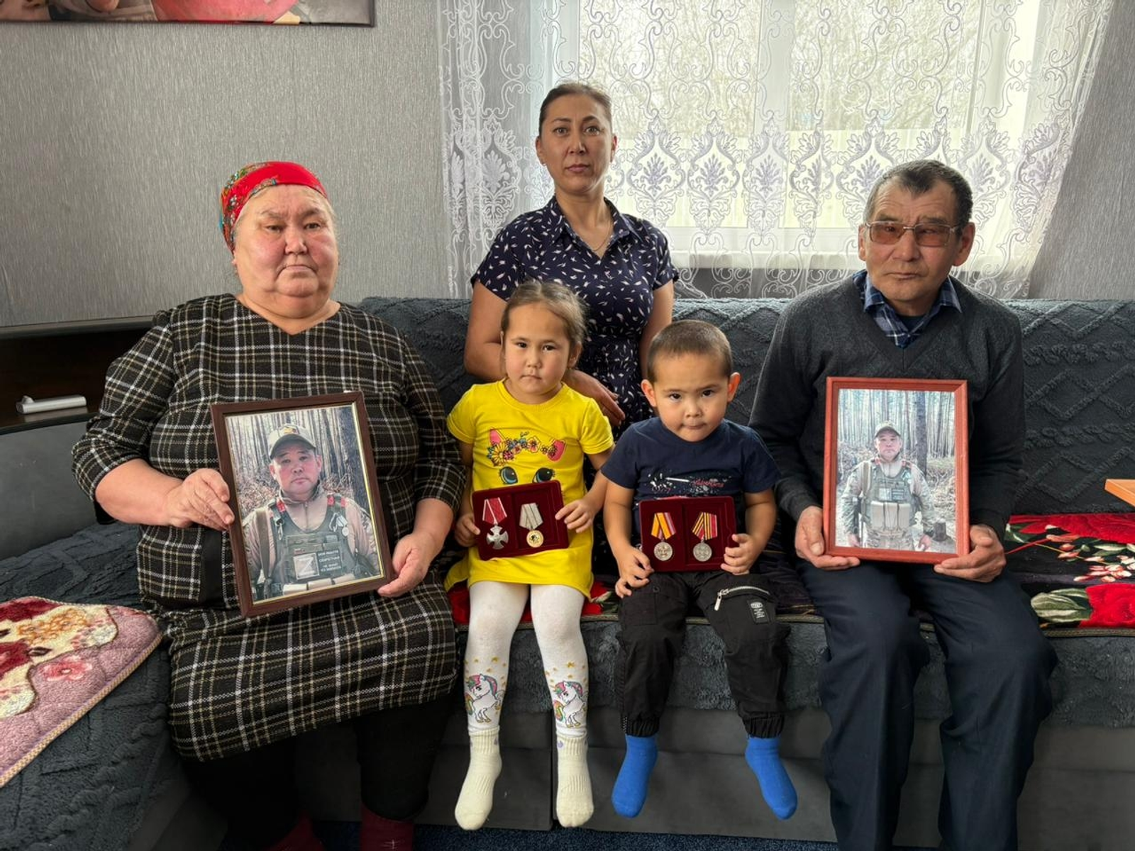 "Ҡыҙымды һағындым, Әлфинәмде лә алып кил..."