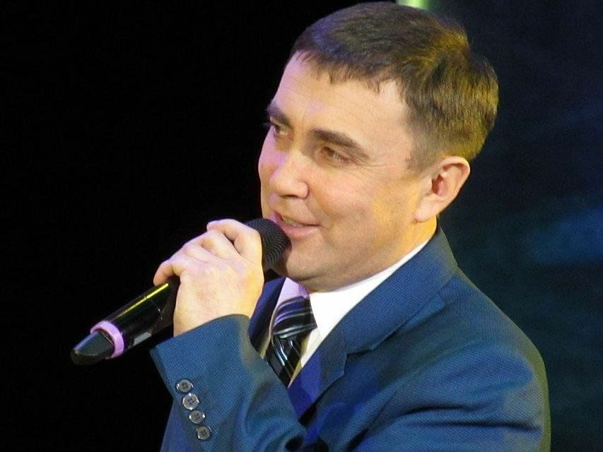 Һөнәри байрамығыҙ менән, артистар!