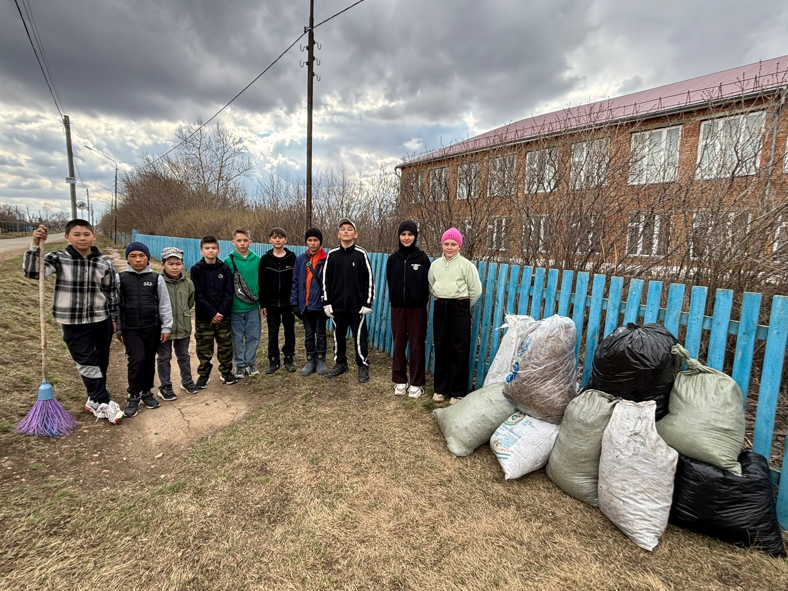 Аҡморондар өмәгә сыҡҡан