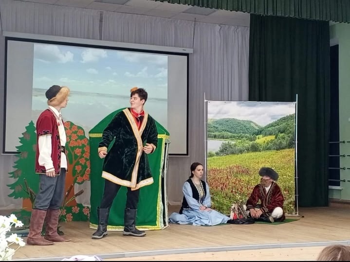 Тылсым ҡошо Һомайҙай, батыр рухлы Уралдай