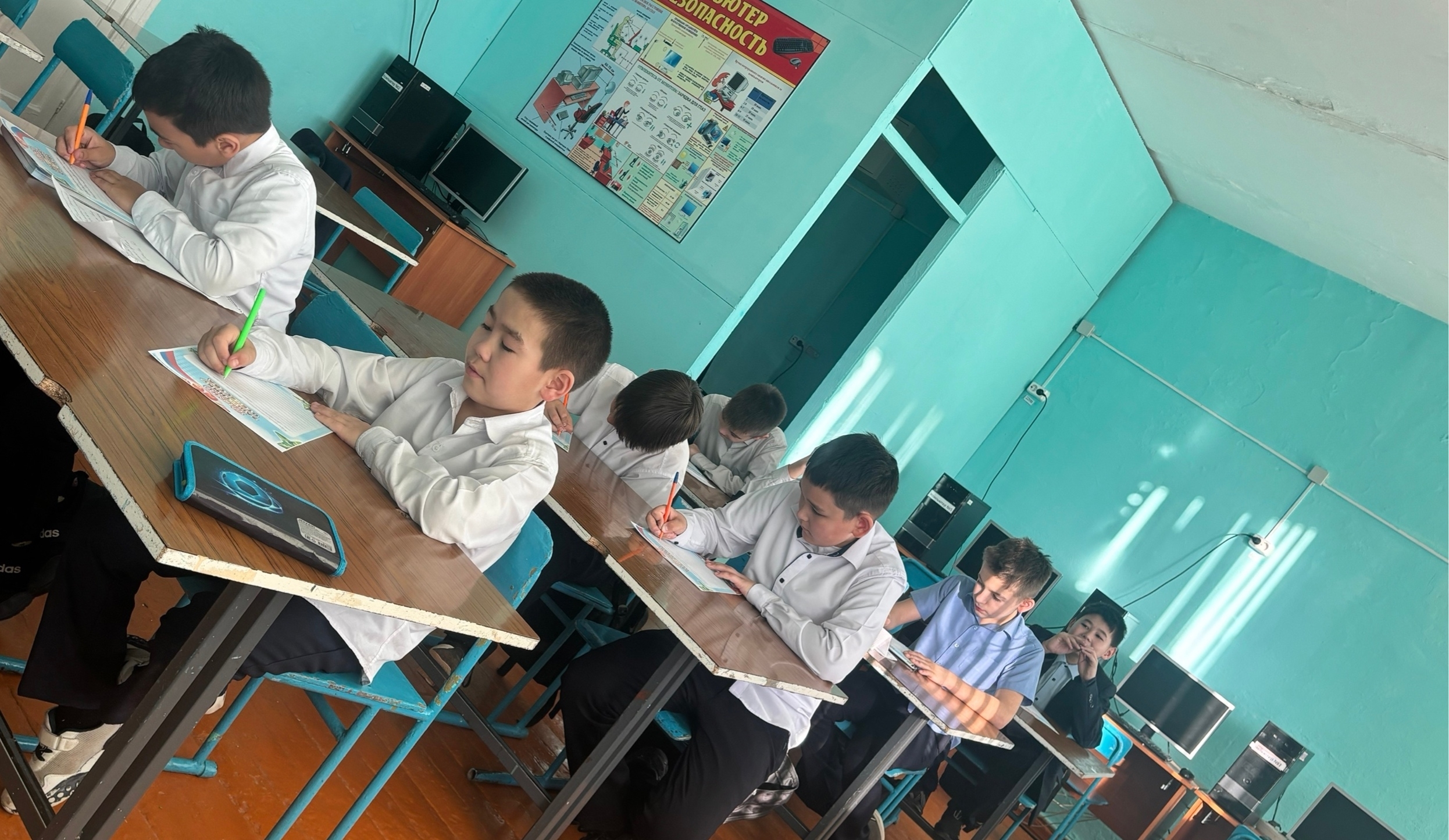 Һалдаттарға — посылка менән хаттар