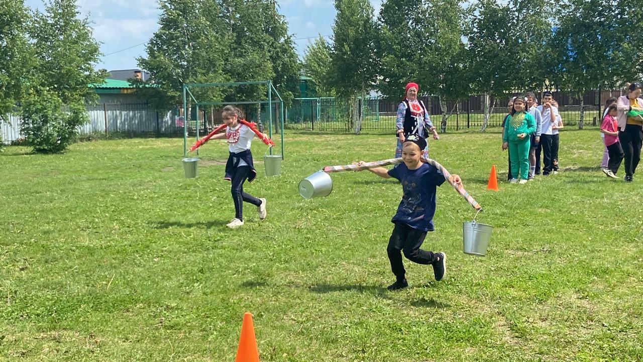 Бәләкәстәргә шатлыҡ өләшеүсе байрам!